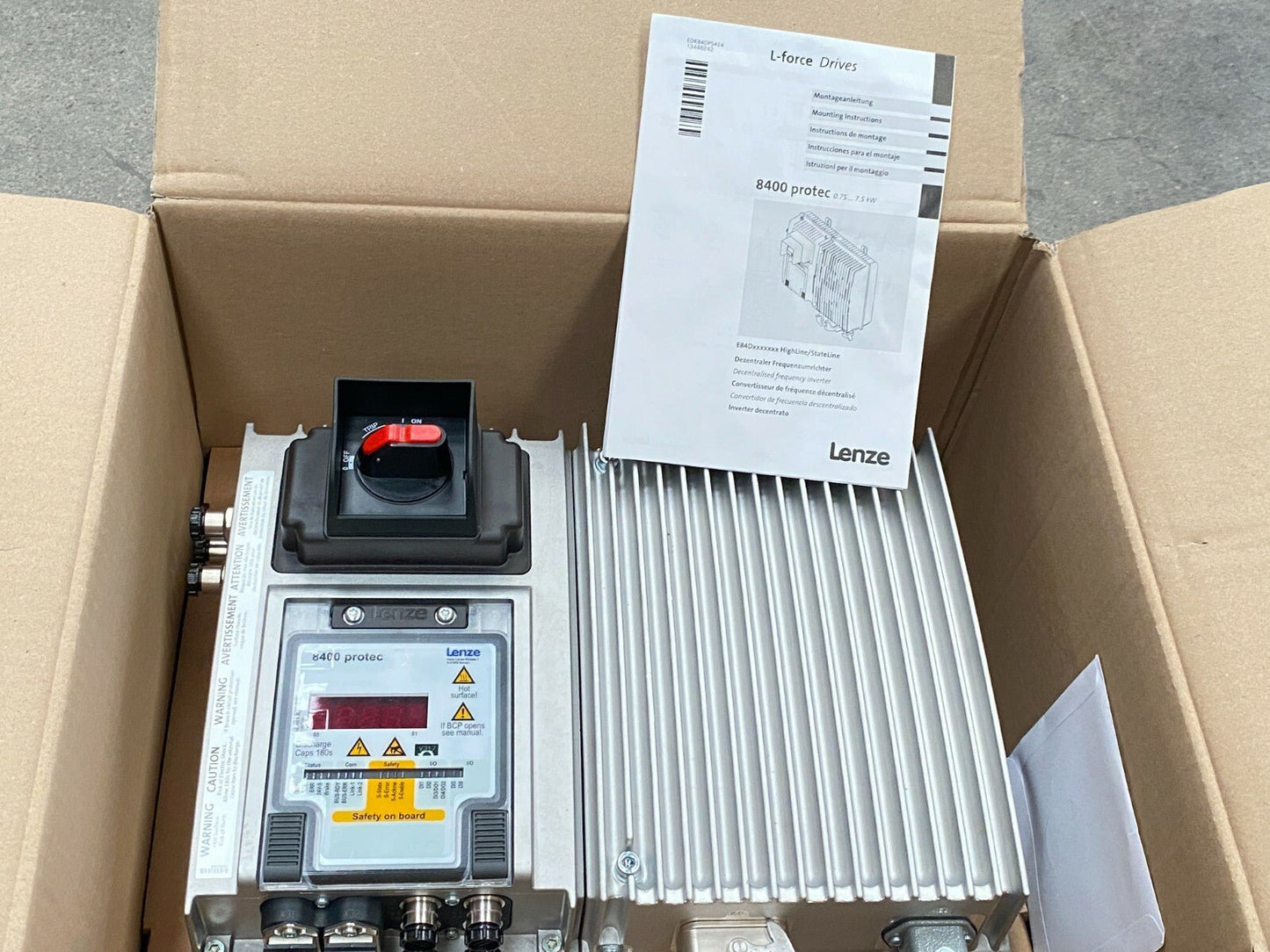 Lenze 8400 protec Inverter Drives 1,50 kW E84DHMFC1524R6SLCE L - Fore Drives - KLR Automation