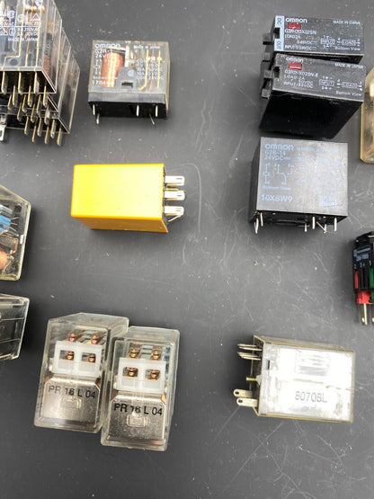 SET OF 73 RELAY OMRON MY2 - US - SV G2R - 14 MY4N KUHNKE 135A4 IDEO RY2S - U FINDER 55.3 - KLR Automation