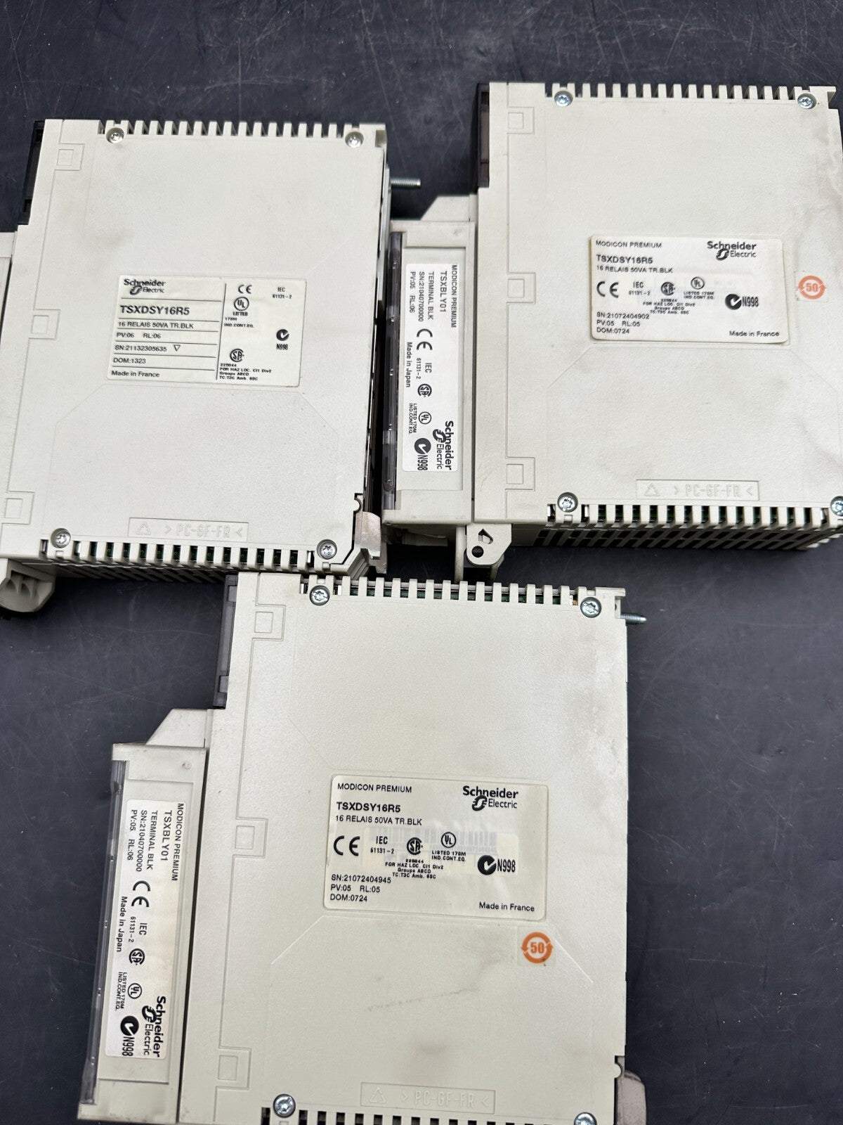 1pc x Schneider - Electric TSXDSY16R5 - KLR Automation
