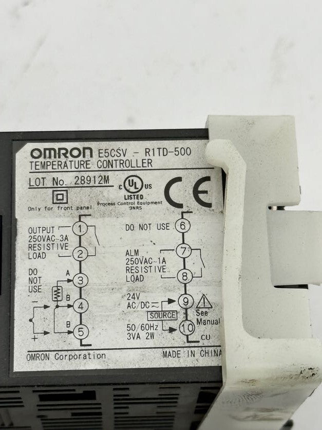 1pc x OMRON TEMPERATURE CONTROLLER E5CSV-R1TD-500