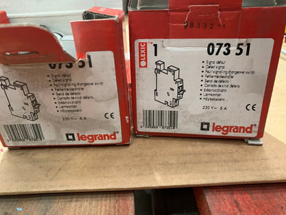 Lot de 2 Legrand 073 51 signal defaut - KLR Automation