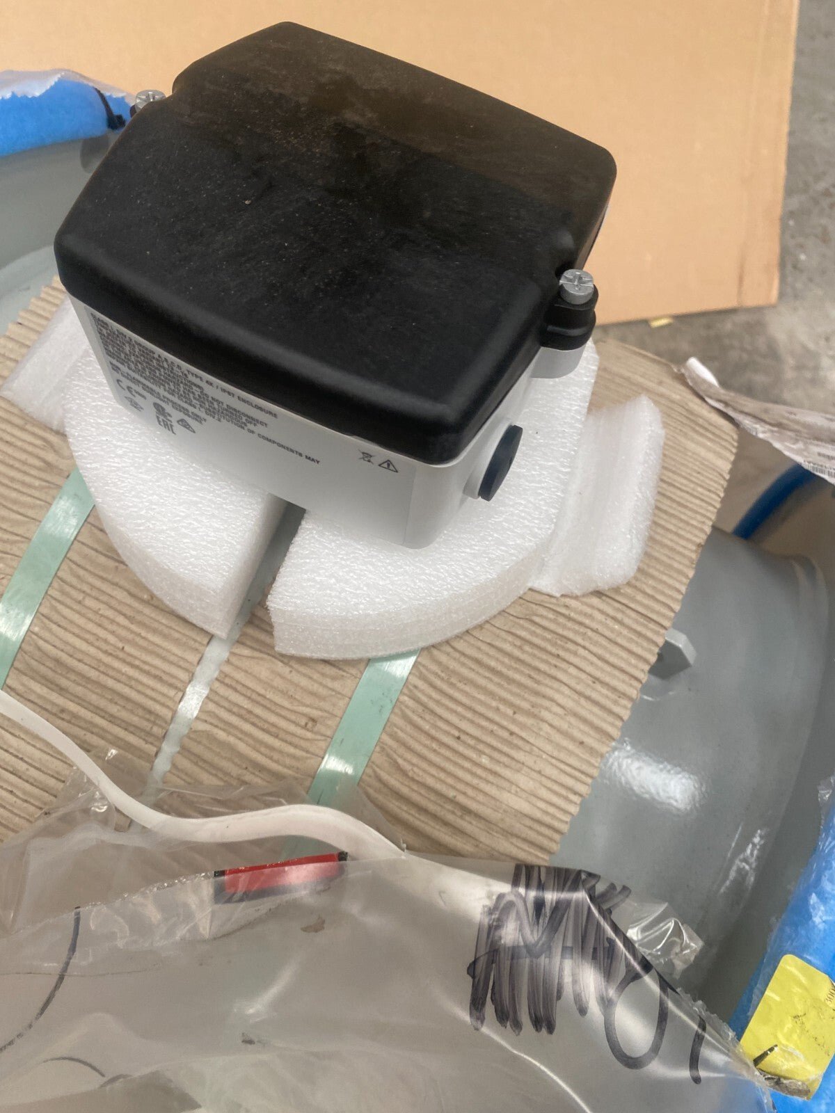 Siemens Sitrans FM MAG 5100W 7ME65205KC132AA1 DN 350 PN16 flanges Carbon - KLR Automation
