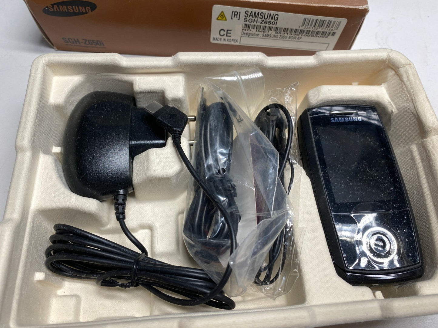 Samsung SGH - Z650i Mobile Phone Old Stock Rare collectors Mobile Phone cell GSM - KLR Automation