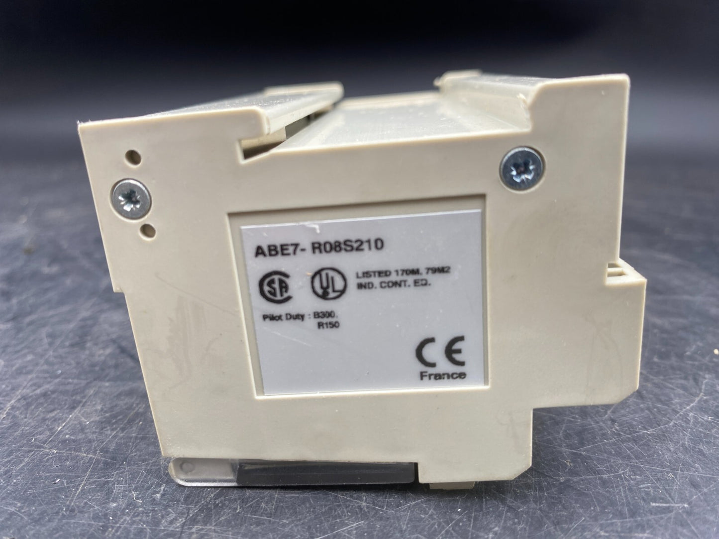 TELEMECANIQUE ABE7 - R08S210 E/M RELAY BASE - KLR Automation