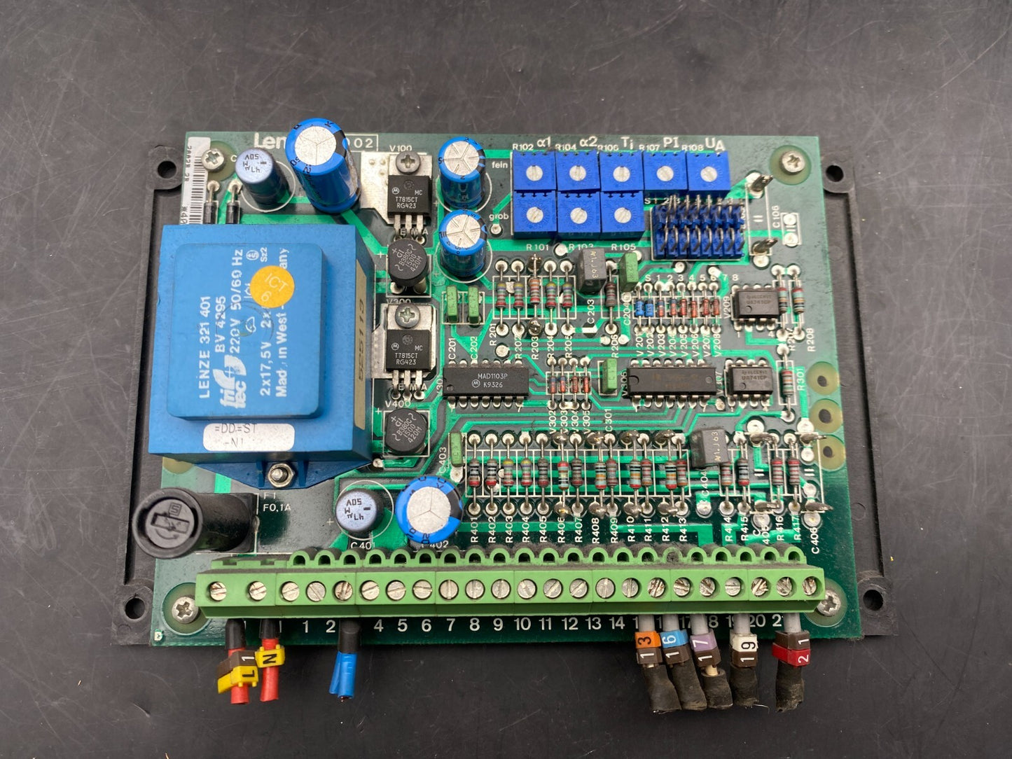 LENZE 2002 401058000360 PCB CARD