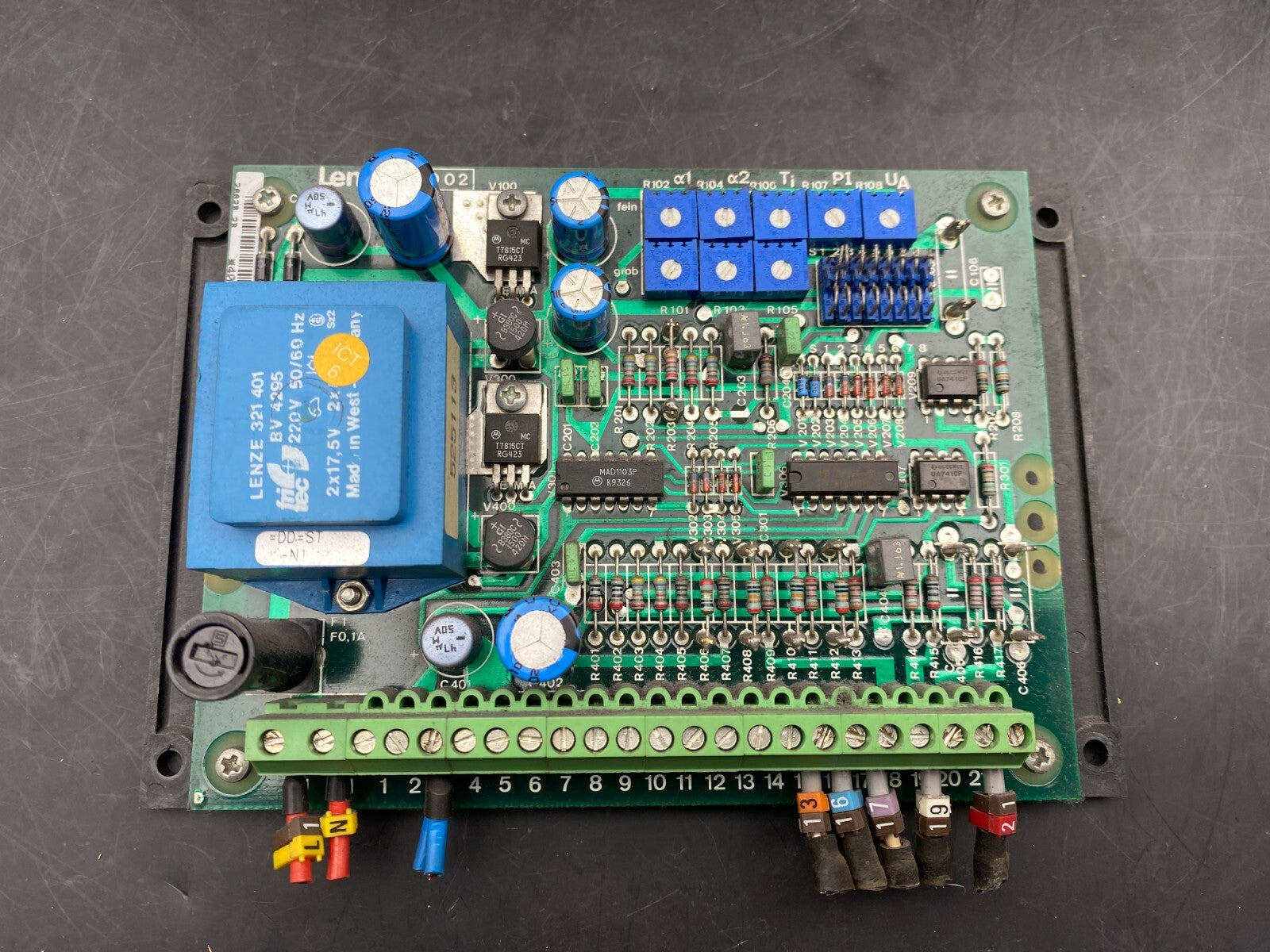 LENZE 2002 401058000360 PCB CARD