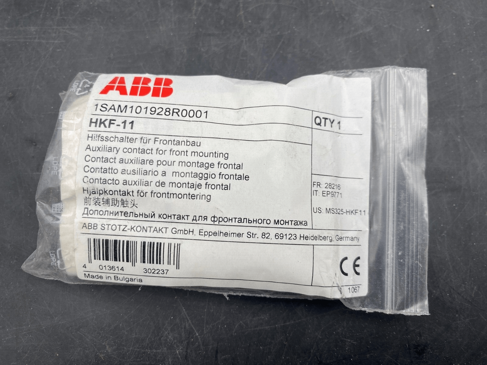 LOT OF 6 ABB HKF - 11 1SAM101928R0001 AUXILIARY CONTACT FOR FRONT MOUNTING - KLR Automation