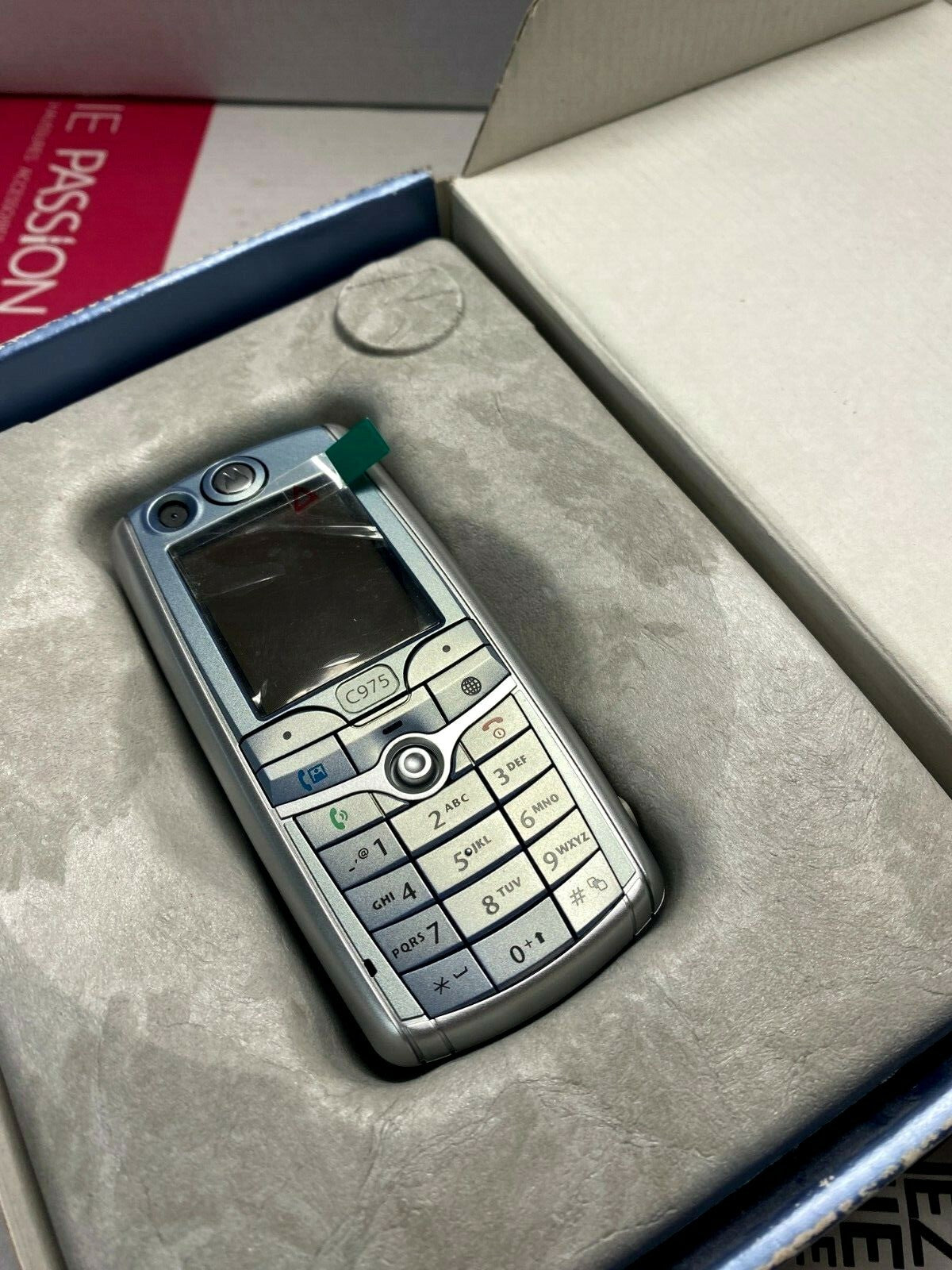 MOTOROLA C975 Silver   Rare collectors phone Mobile Cell
