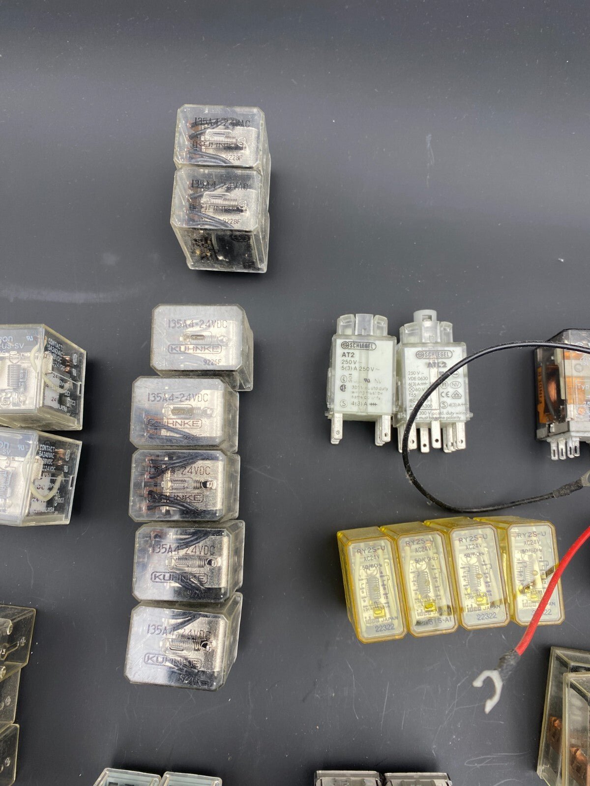 SET OF 73 RELAY OMRON MY2 - US - SV G2R - 14 MY4N KUHNKE 135A4 IDEO RY2S - U FINDER 55.3 - KLR Automation