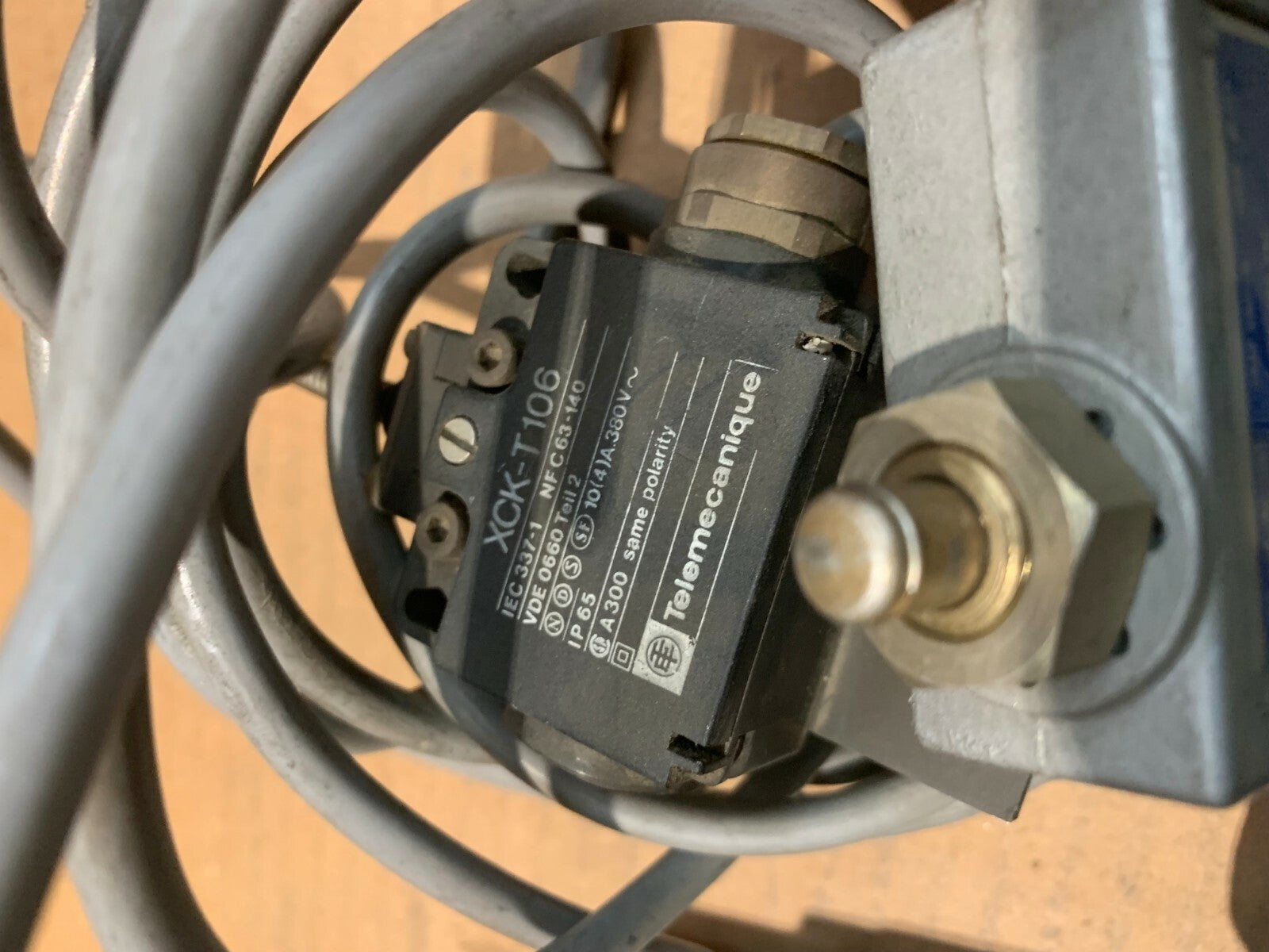  Old Stock Martonair M/20151A/109  + Bul.802T +  Micro Switch BZE-2RQ