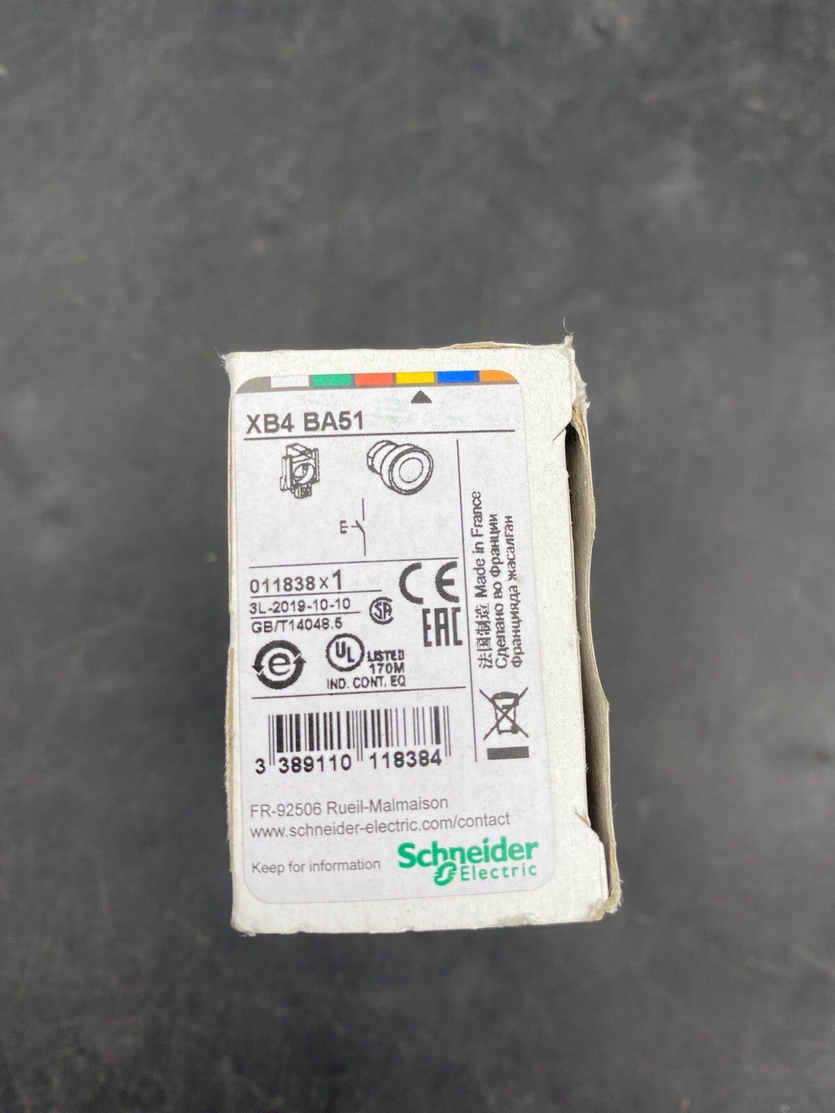 SET OF 13 SCHNEIDER ELECTRIC PUSHBUTTON SWITCH XB5AA21 ZB4 BV013 XB4BA51 XB4BD33 - KLR Automation