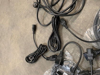 Lot environ 20 cable Rallonge d'alimentation C14 / C13 APC Onduleur Serveur - KLR Automation