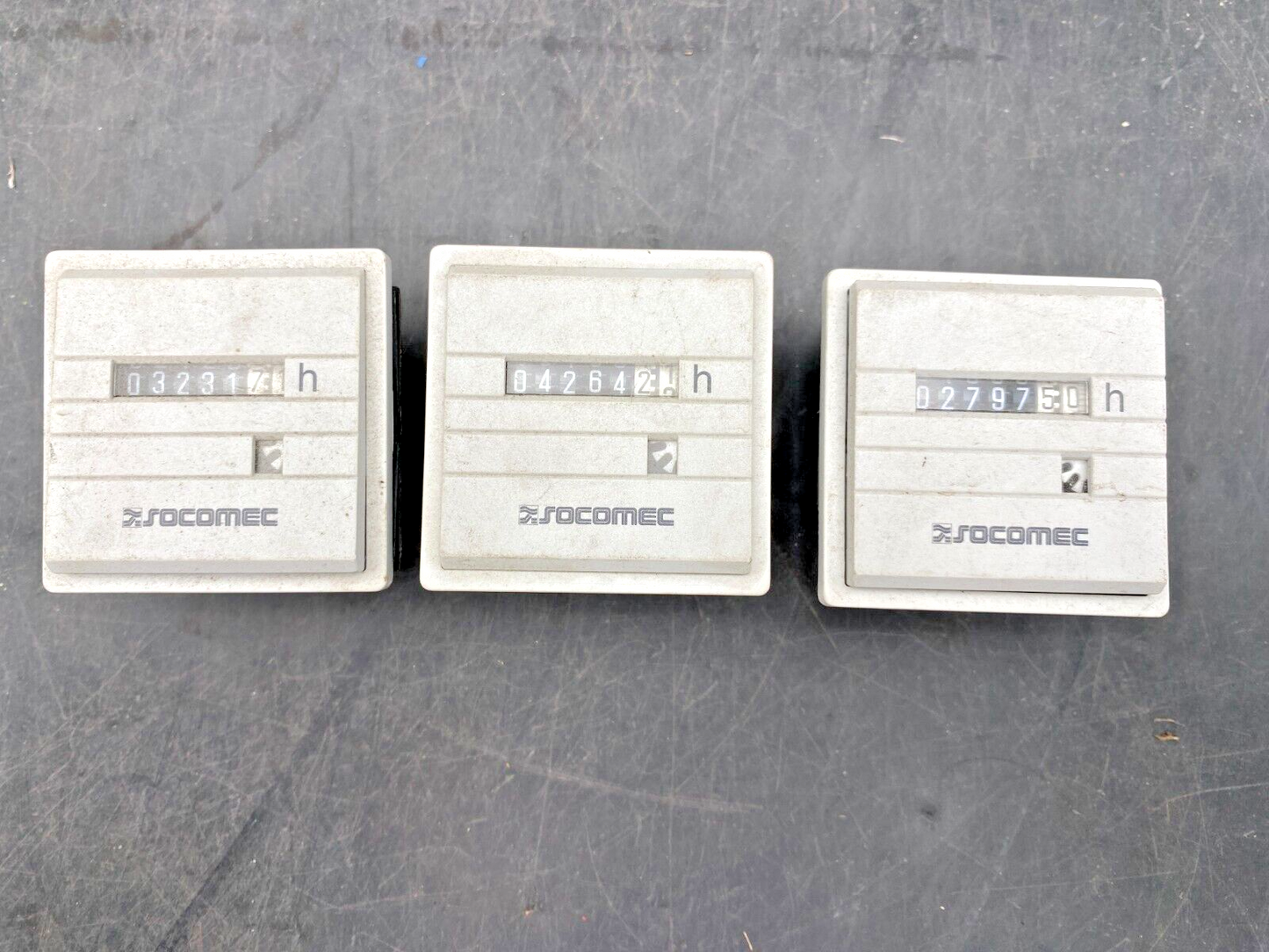 LOT DE 3 SOCOMEC 192Q5001 COMPTEUR HORAIRE 24VAC 50Hz