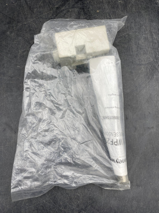 HONEYWELL T7413A VF20 WPF20 IMMERSION TEMPERATURE SENSOR - KLR Automation
