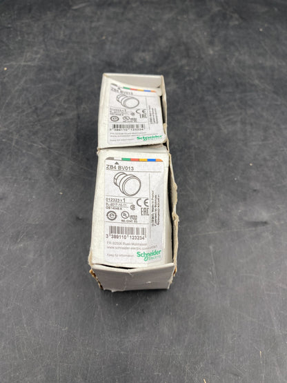 SET OF 13 SCHNEIDER ELECTRIC PUSHBUTTON SWITCH XB5AA21 ZB4 BV013 XB4BA51 XB4BD33 - KLR Automation