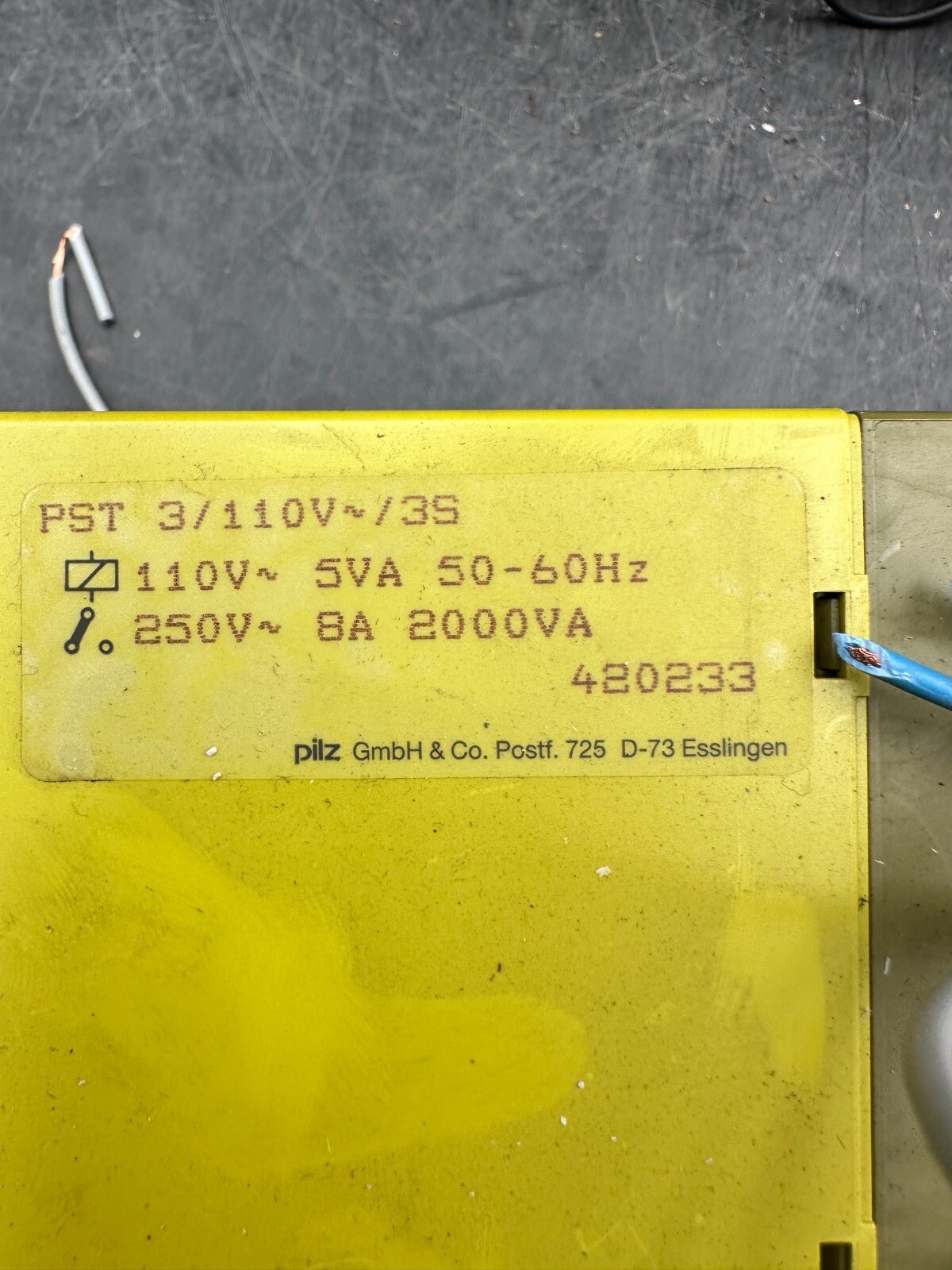 1 pc x Pilz PST3 110VAC S3 420233 - KLR Automation