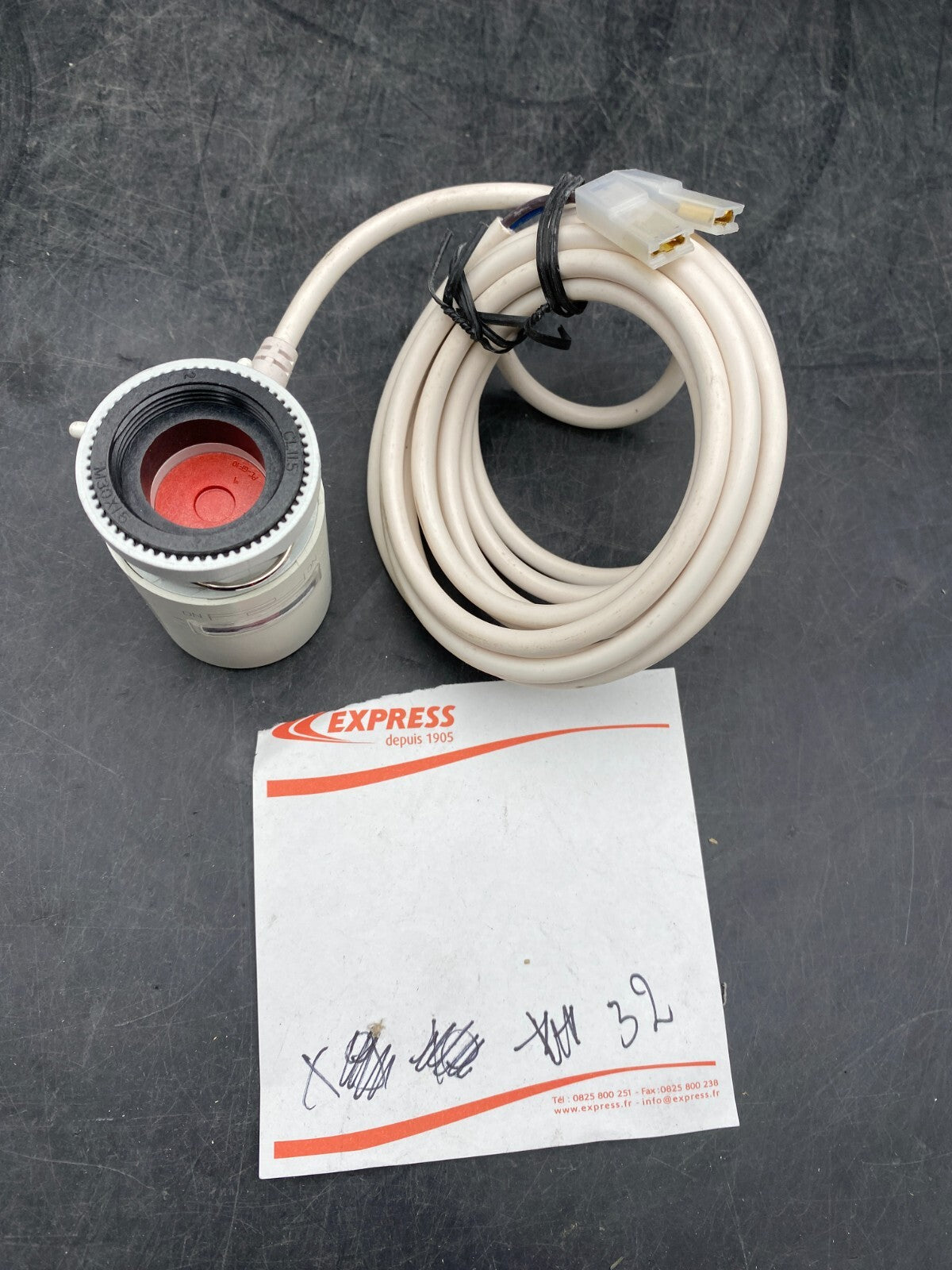 32PC X Honeywell MT4-230-ZW Thermal Actuator
