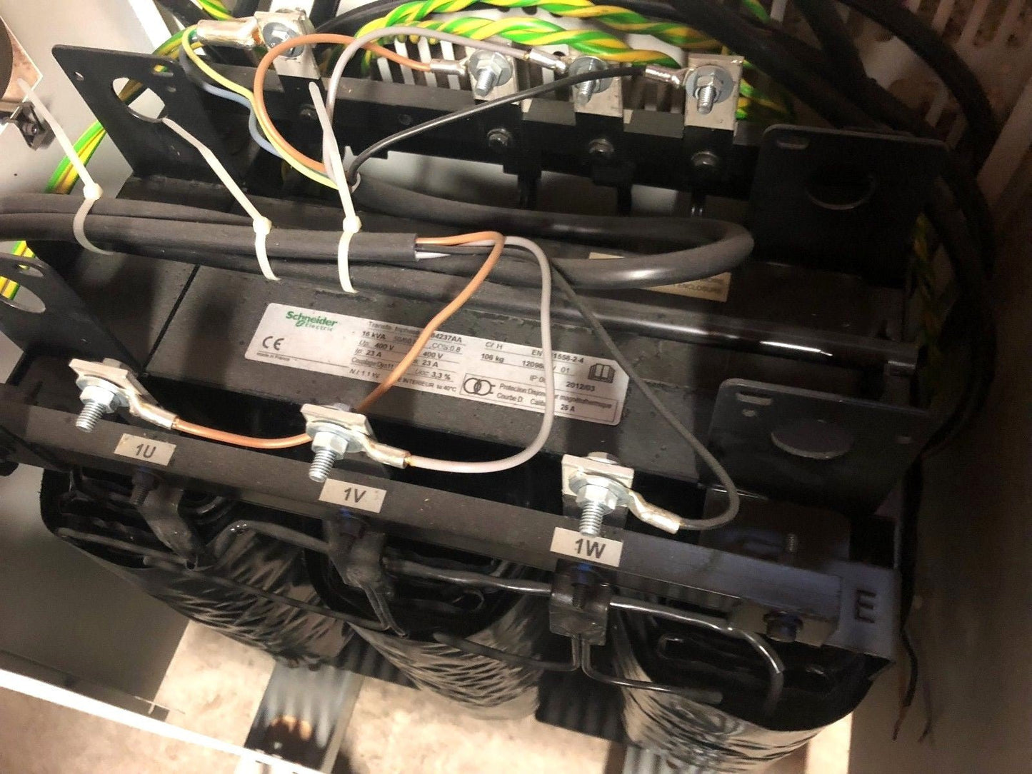TransFormateur TRI CAP 16KVA PRI 400 SEC 400 SCHNEIDER ELECTRIC 84237 SCH84237 - KLR Automation