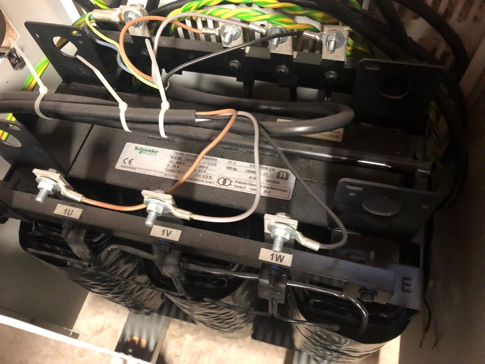 TransFormateur TRI CAP 16KVA PRI 400 SEC 400 SCHNEIDER ELECTRIC 84237 SCH84237 - KLR Automation