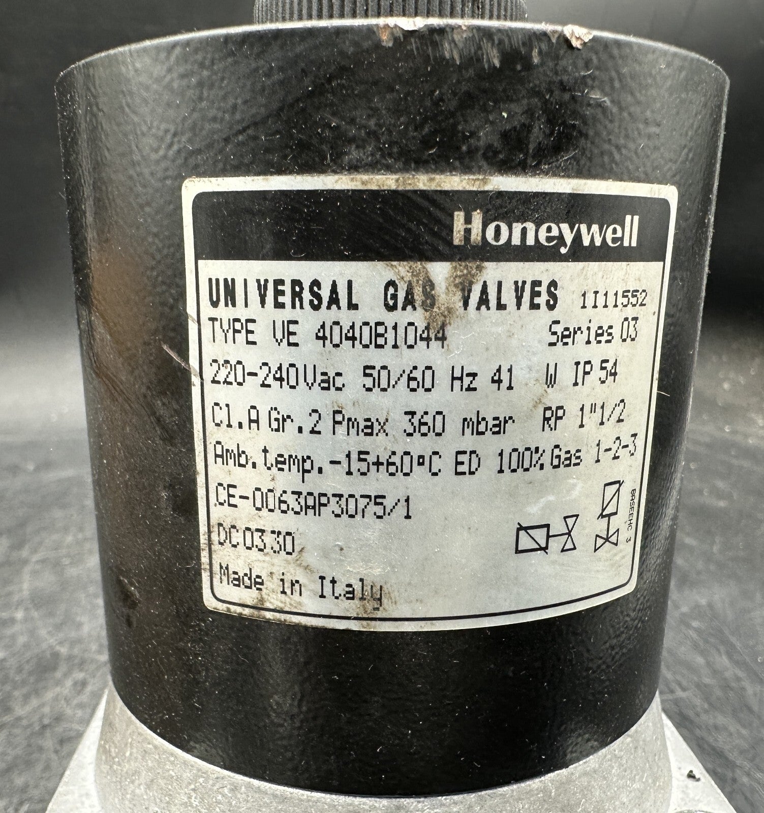 HONEYWELL VE 4040B1044 SOLEINOID GAS VALVE RP 1"1/2 - KLR Automation