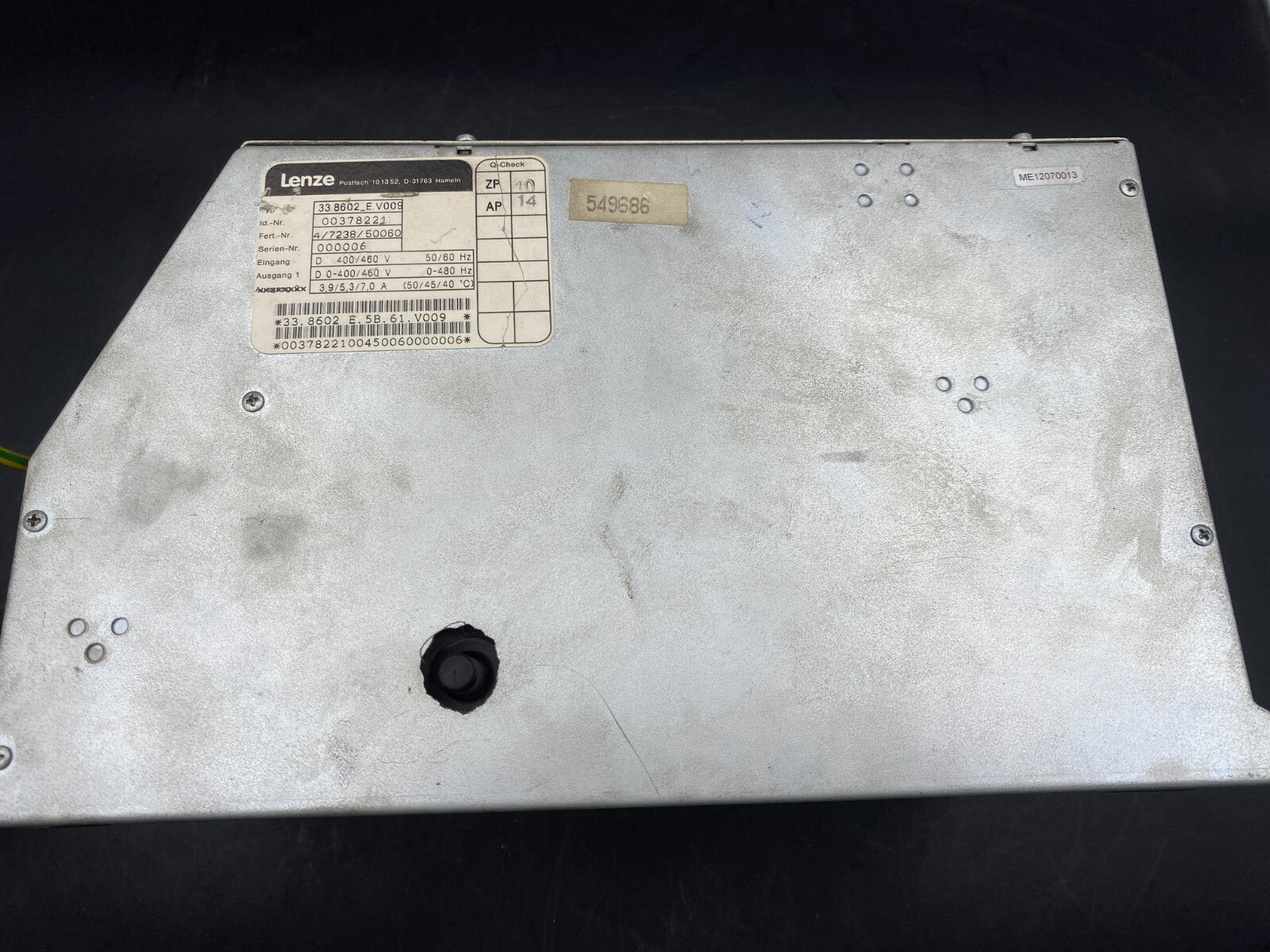 LENZE 8600 33.8602_E.V009 400/460 V FREQUENCY INVERTER - KLR Automation