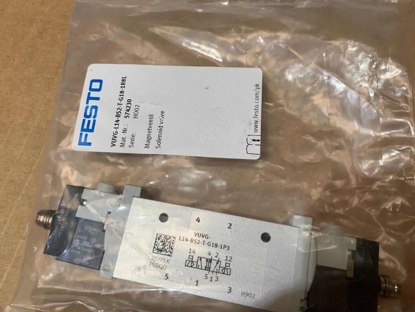 3 x Festo Solenoid valve VUVG - L14 - B52 - T - G18 - 1P3 566500 - KLR Automation