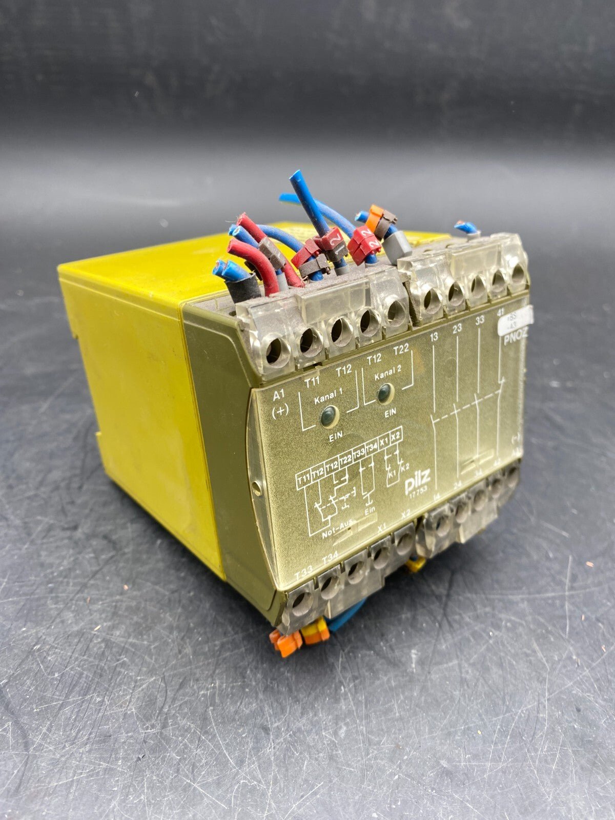 PILZ 17753 PNOZ 24VDC 474695 SAFETY RELAY - KLR Automation