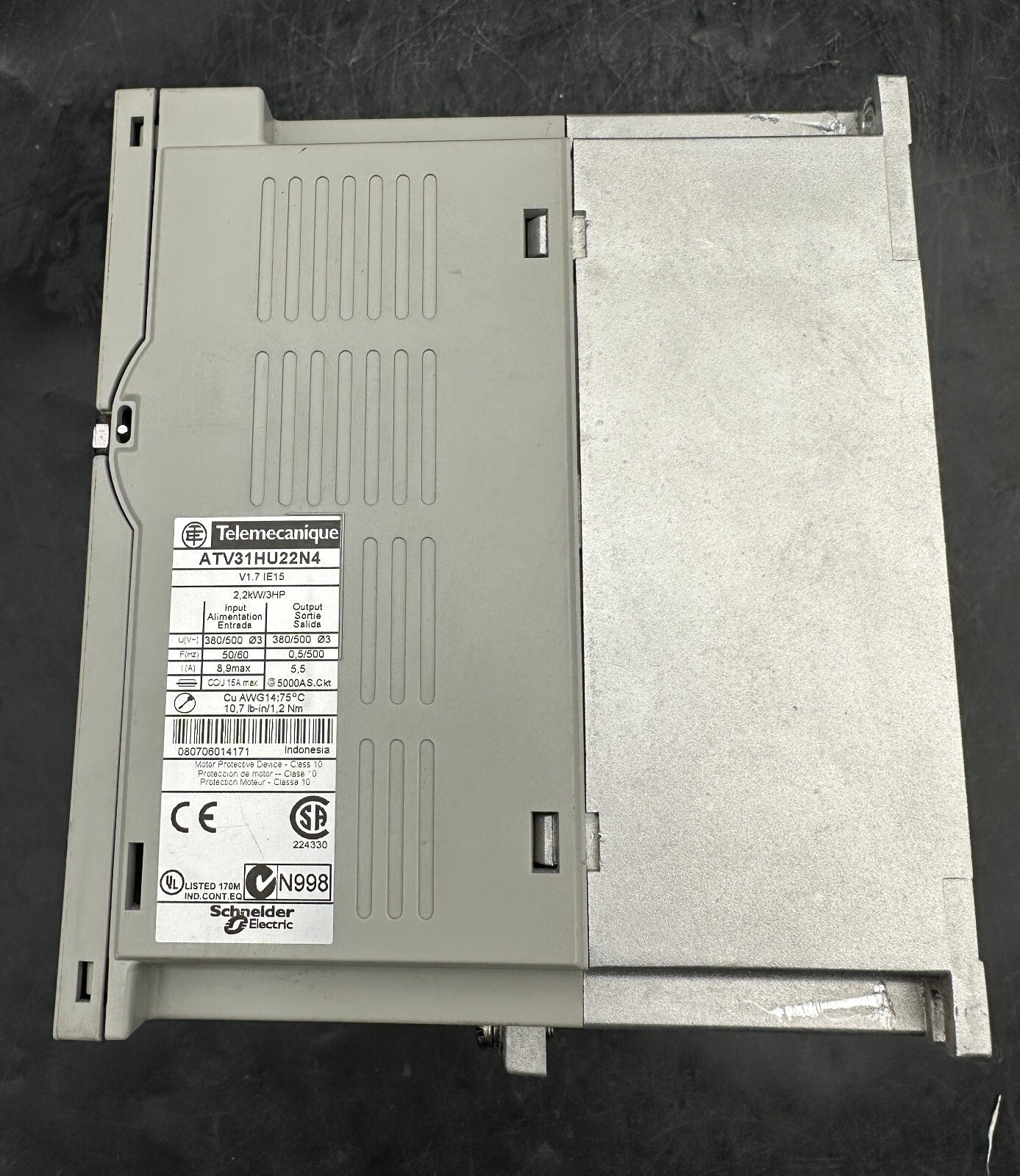 TELEMECANIQUE ATV31HU22N4 2.2kW 3HP V1.7 ALTIVAR 31 VARIATEUR - KLR Automation
