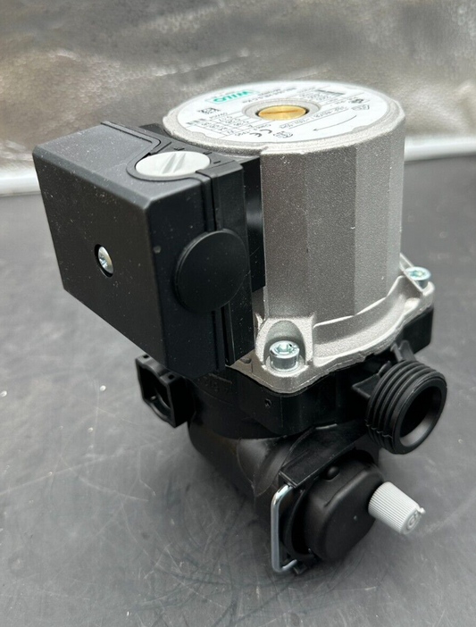 DE DIETRICH 95132251 182700 CIRCULATEUR RSL KU + EMBASE REMPLACE PAR 661571