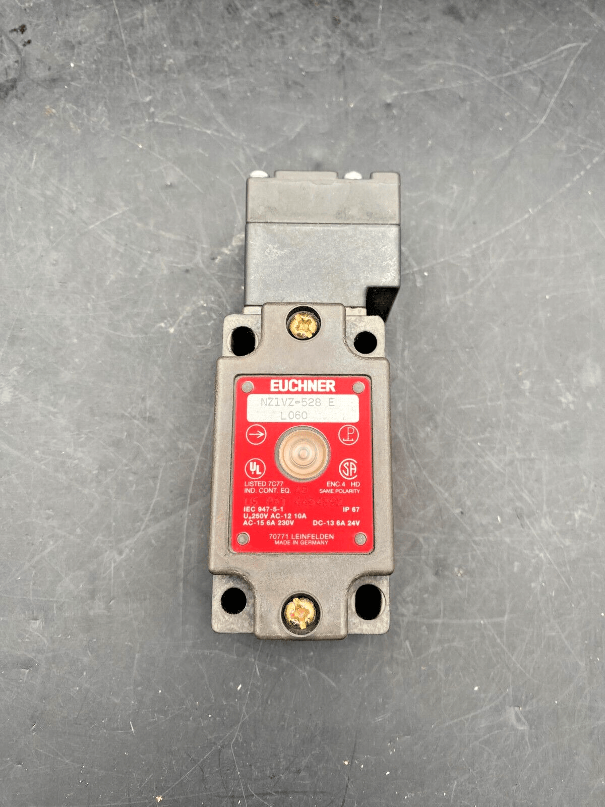 EUCHNER NZ1VZ - 528EL060 NZ1VZ - 528 E L060 SAFETY SWITCH - KLR Automation
