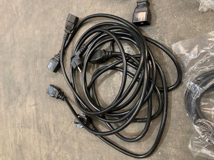 Lot environ 20 cable Rallonge d'alimentation C14 / C13 APC Onduleur Serveur - KLR Automation
