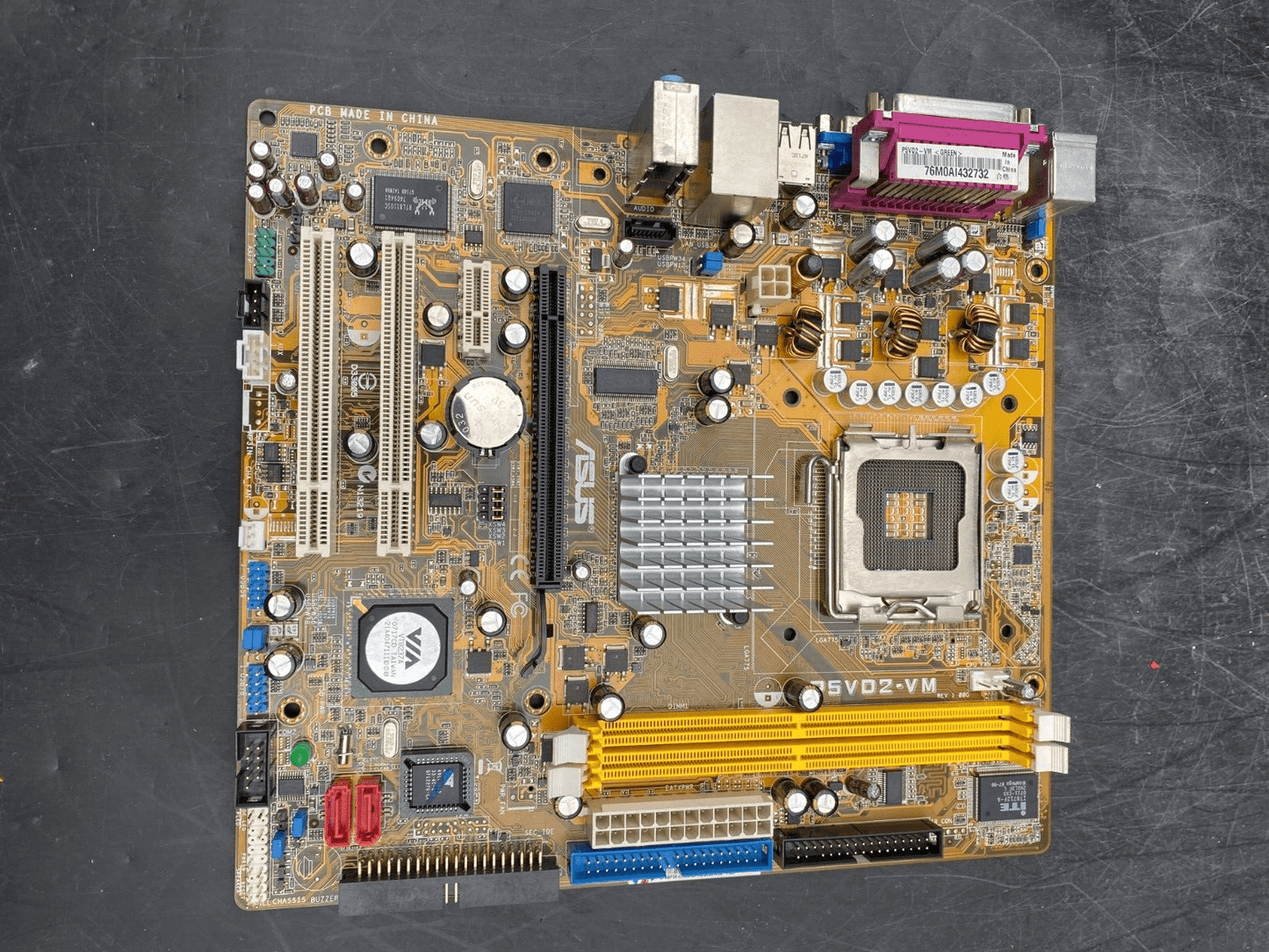 ASUS P5VD2 - VM REV 1.00G CARTE MERE x1pc - KLR Automation