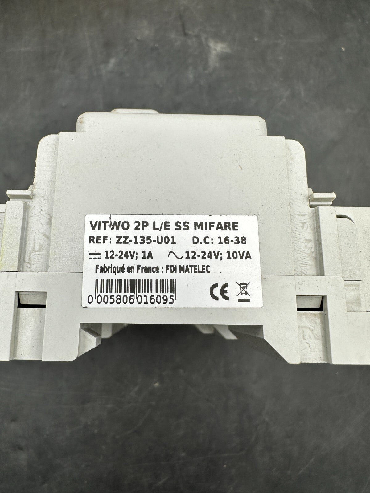 VITWO 2P L/EN SS MIFARE CENTRALE 2 portes URMET FV 1056 CV2