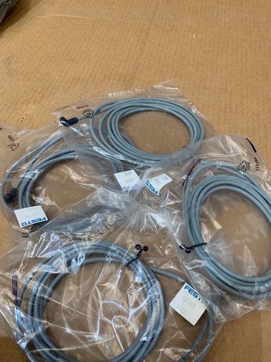 4 x Festo connecting cable SIM - K - WD - 2,5 - CDN 525261 U413 - KLR Automation