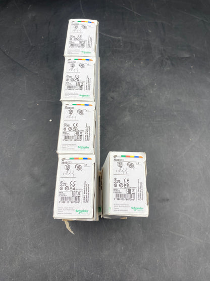 SET OF 13 SCHNEIDER ELECTRIC PUSHBUTTON SWITCH XB5AA21 ZB4 BV013 XB4BA51 XB4BD33 - KLR Automation