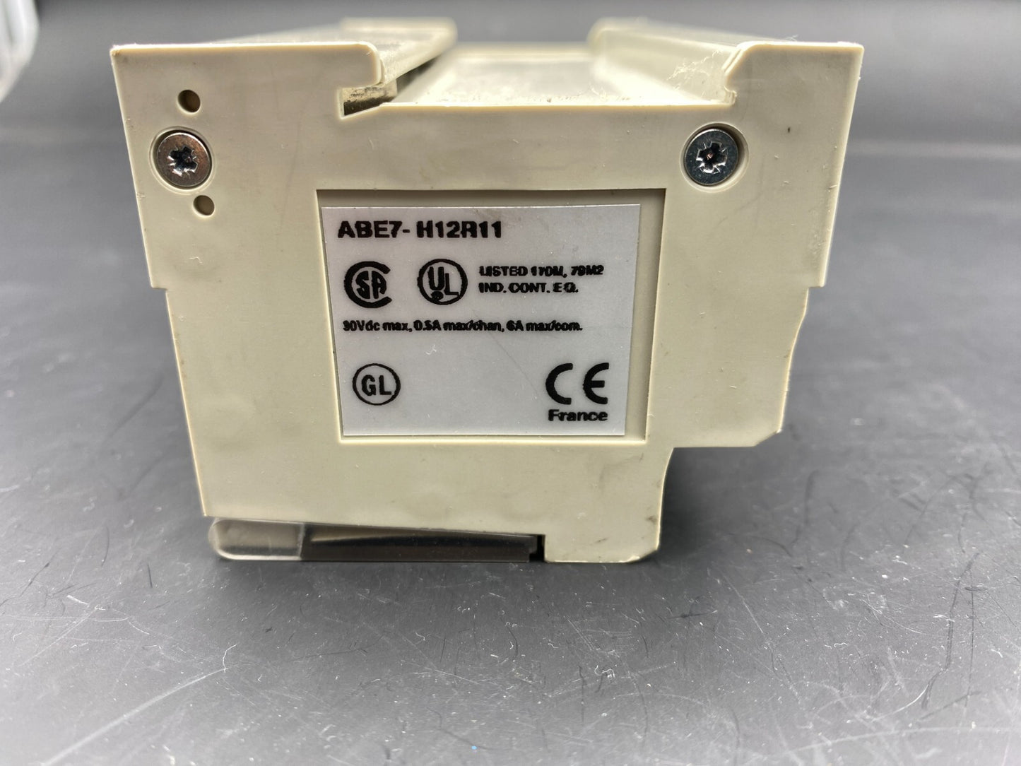 1pc x TELEMECANIQUE ABE7 ABE7-H12R11 CONNECTION BASE