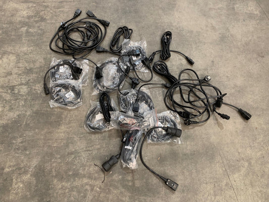 Lot environ 20 cable Rallonge d'alimentation C14 / C13 APC Onduleur Serveur - KLR Automation