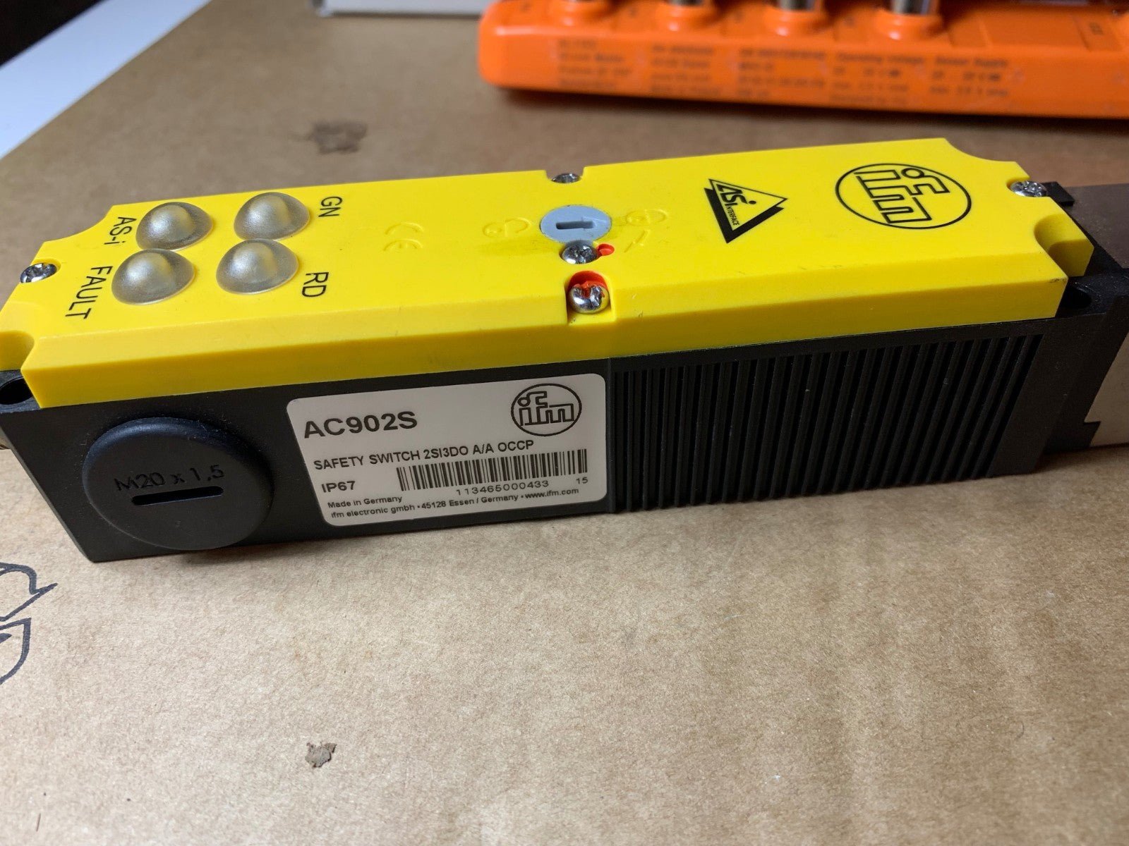 1 x Ifm Electronic AC902S .Safetyswitch 2SI3DO A/AOCCP - KLR Automation