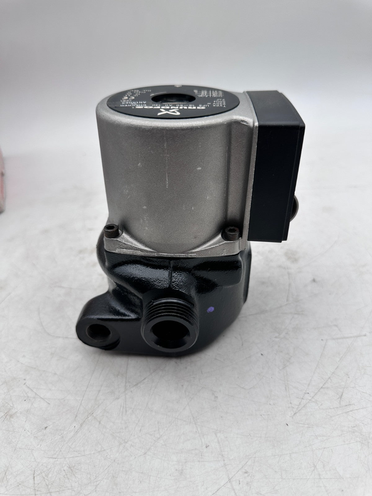 GRUNDFOS UPS 15 - 50 A0 CIRCULATEUR + SEPARATEUR - KLR Automation