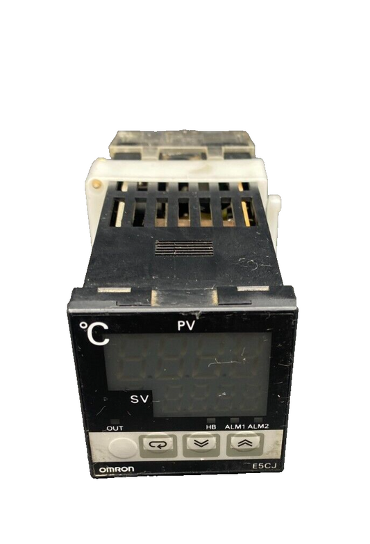OMRON E5CJ-Q2HB TEMPERATURE CONTROLLER x1pc