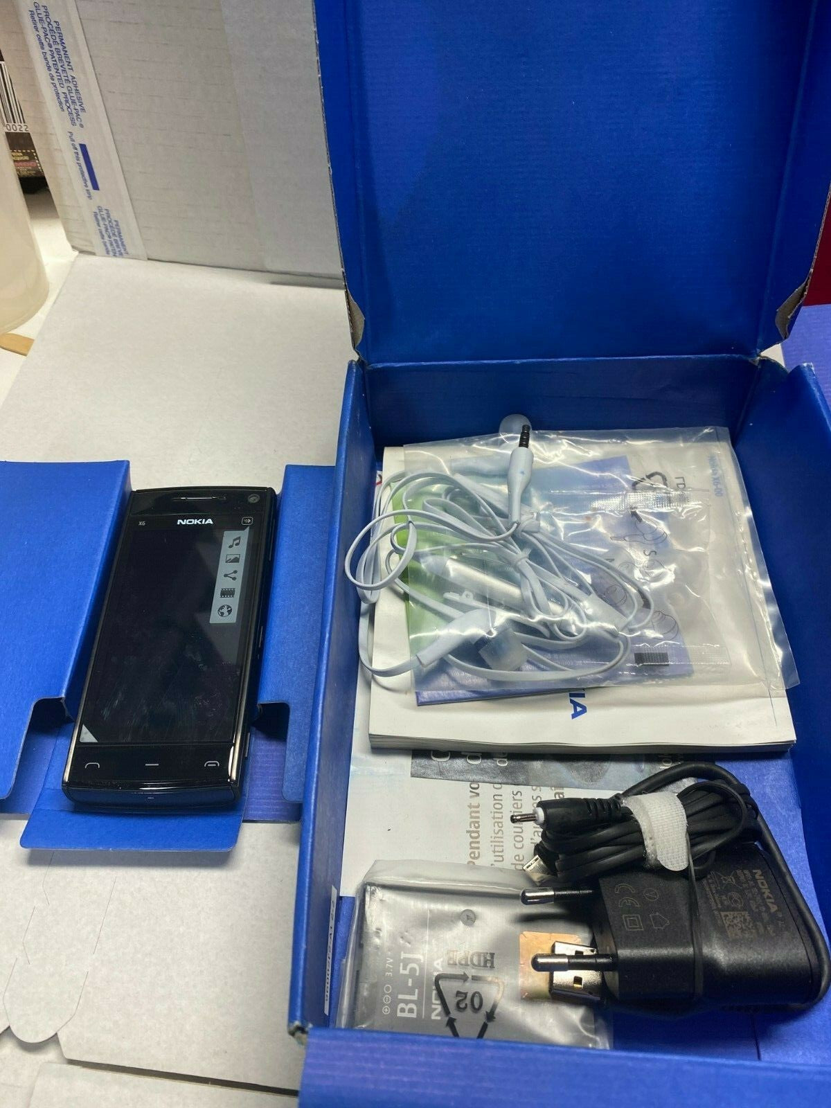 NOKIA X6-00 16GB Mobile Phone Old Stock Rare collectors Mobile Phone Cell 2