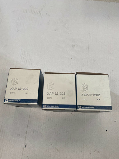  3 pc x Telemecanique schneider XAP-M1202 xapm1202