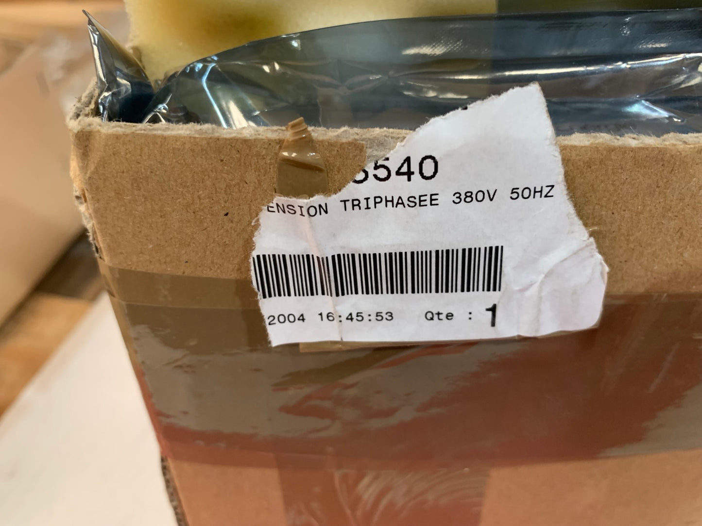 Old Stock AEES Relais de tension 3 phases Type  677 P B 400V