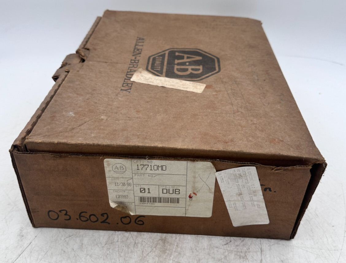 ALLEN-BRADLEY 1771-OMD 17710MD 220/240 VAC OUTPUT