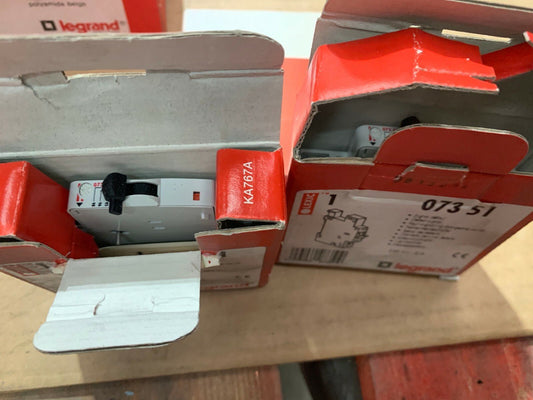 Lot de 2 Legrand 073 51 signal defaut - KLR Automation