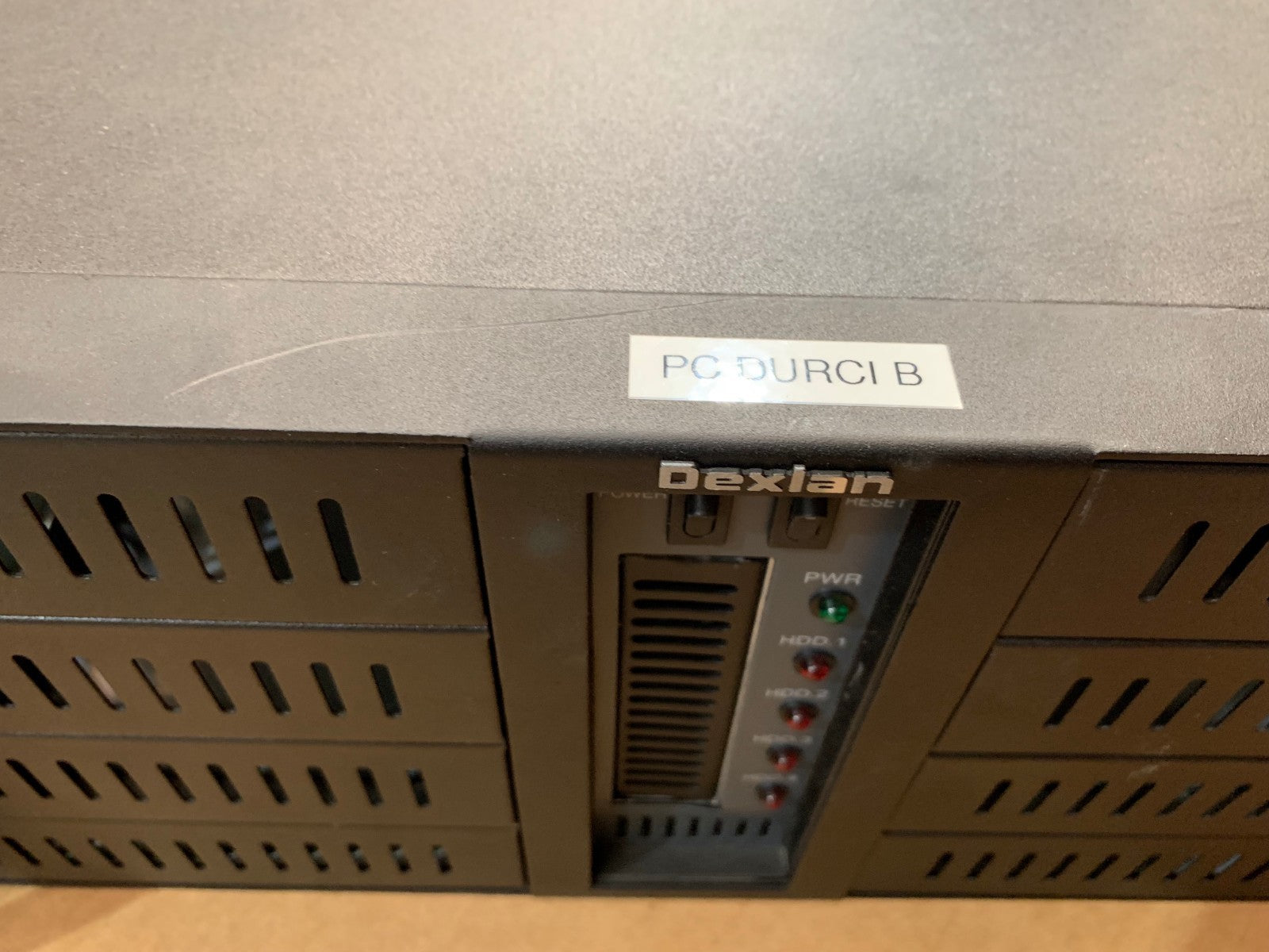 1 x  DEXLAN boitier server