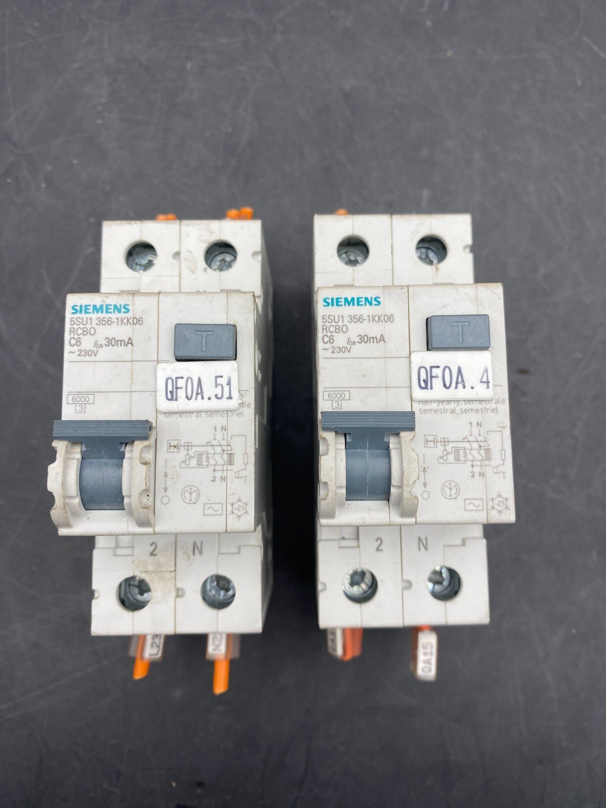 LOT OF 2 SIEMENS 5SU1356 - 1KK06 RCBO CIRCUIT BREAKER - KLR Automation