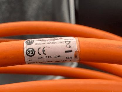 ALLEN BRADLEY BULLETIN 2090 - CSBM1DE - 14AA07 SERIE A CABLE DE 7M - KLR Automation
