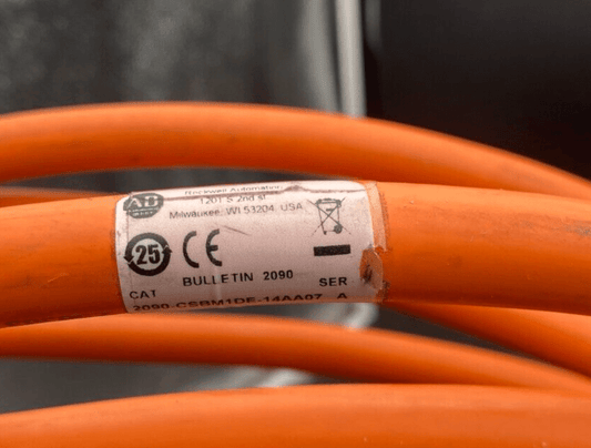 ALLEN BRADLEY BULLETIN 2090 - CSBM1DE - 14AA07 SERIE A CABLE DE 7M - KLR Automation