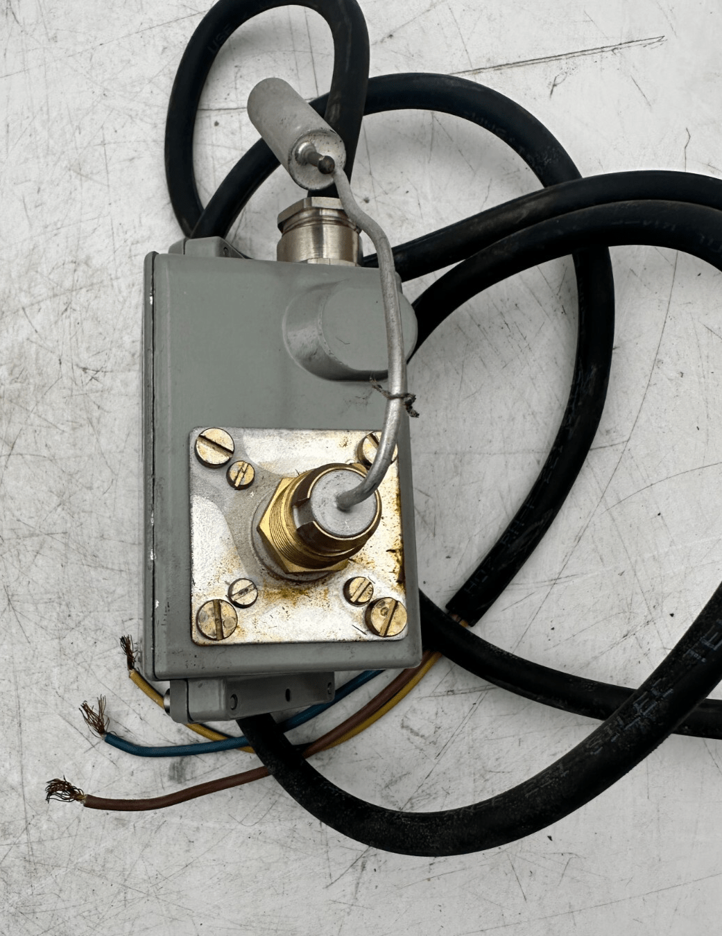 DANFOSS KPS 77 THERMOSTAT - KLR Automation